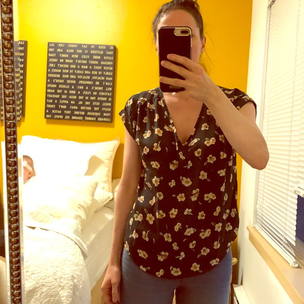 ASTR sz small floral blousy shirt